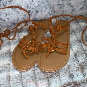 Pretty LittleThings brown lace up sandals m. NWOT Size 6